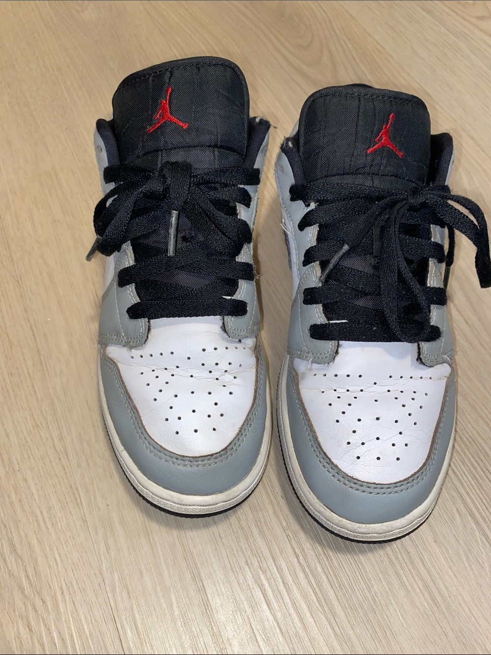 Jordan Air Jordan 1 Low 'Light Smoke Grey' Sneakers in White & Gray - Size 6Y